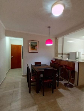 Praia Pitangueiras- Apartamento Quarto e sala - Vaga garagem- Duas quadras da praia- Próximo mercado, bares e restaurantes